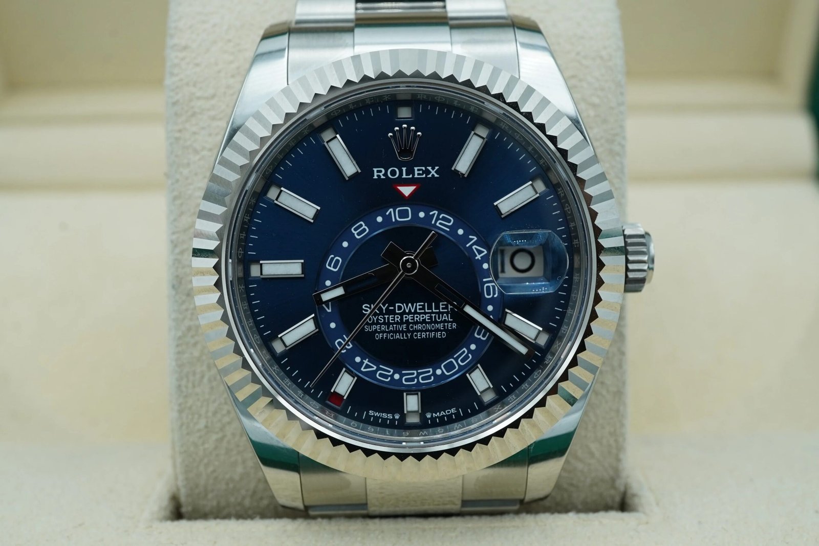 Rolex Sky-Dweller 42 mm / White Gold Blue Dial - Image 7