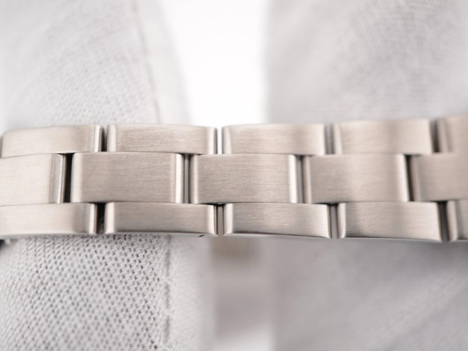 Rolex Oyster Perpetual Lady 24 mm / White Roman – Oyster - Image 7