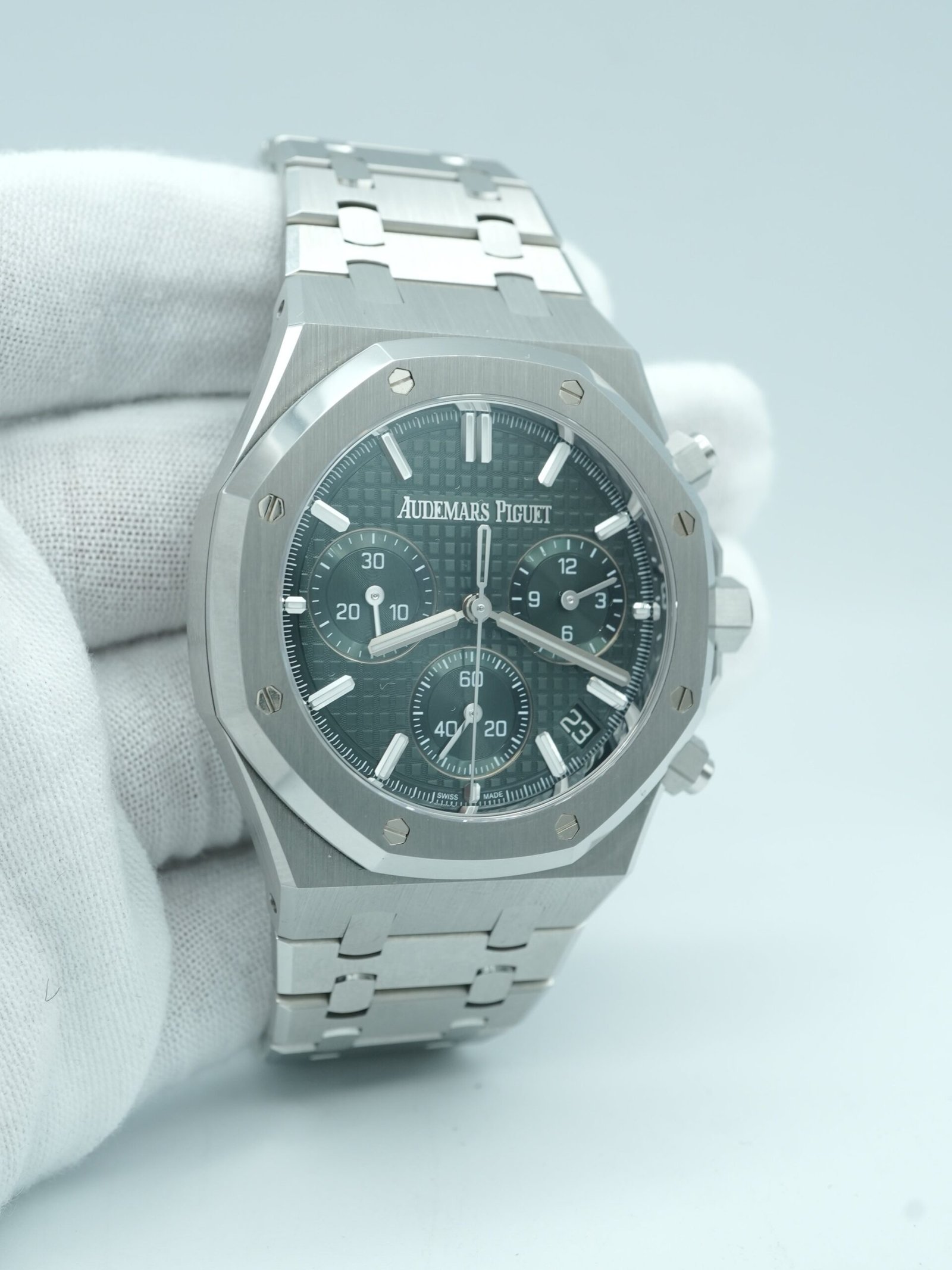 Audemars Piguet Royal Oak 41 mm / 50th Anniversary Green - Image 4