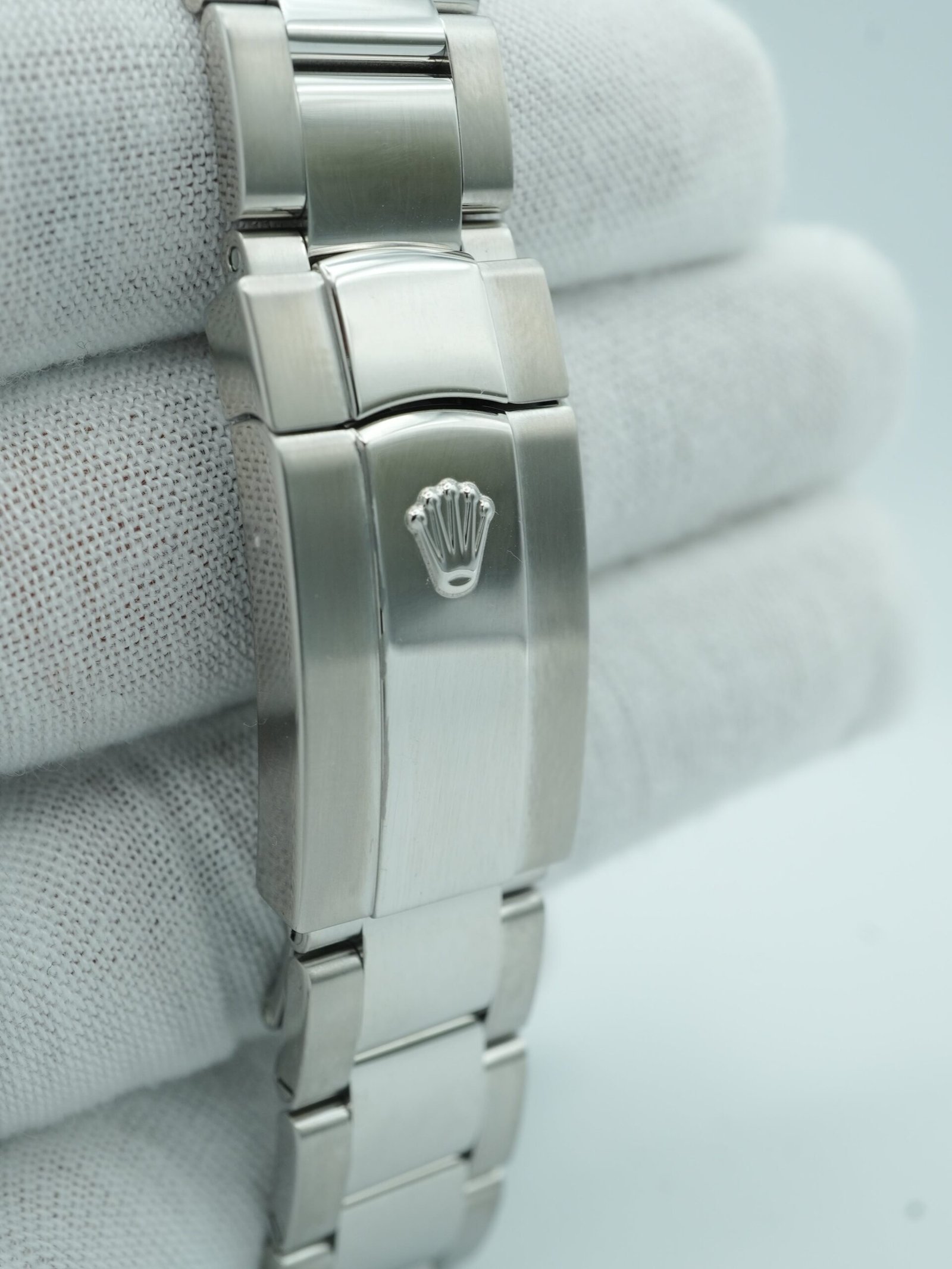 Rolex Datejust 36 mm / Floral Diamond – Oyster - Image 5