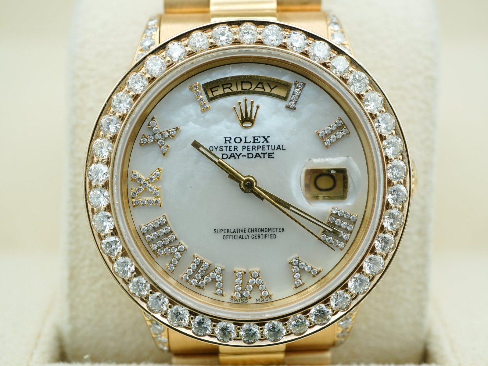 Rolex Day-Date 36 mm / Yellow Gold Diamond – President - Image 3